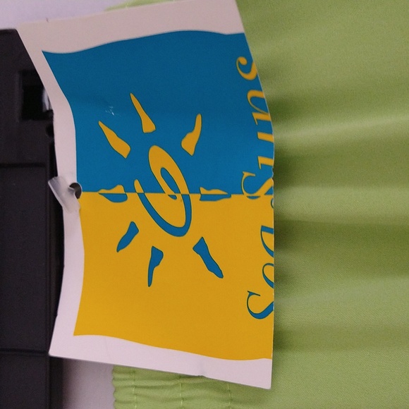 women's resort Capri pants - New with tag - Picture 4 of 8